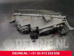 Hyundai H200 Headlight, right O33895 photo 4