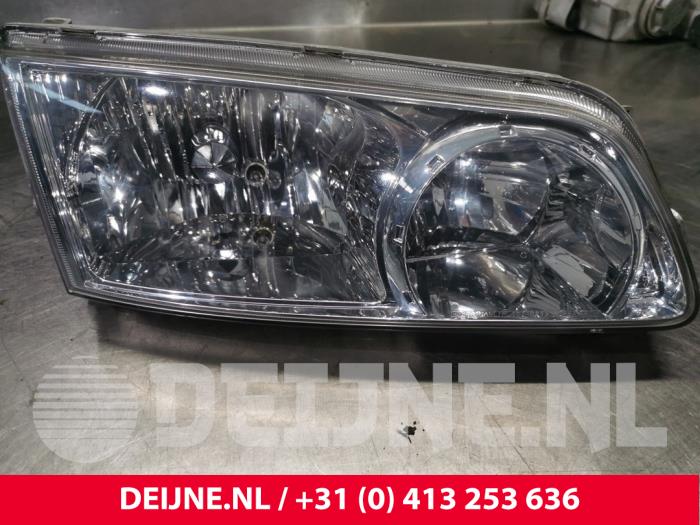 Hyundai H200 Headlight, right O33898