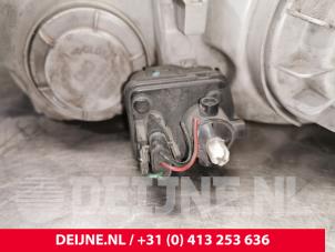 Hyundai H200 Headlight, right O33899 photo 4