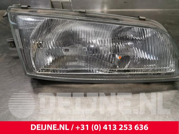 Hyundai H200 Headlight, right O33900