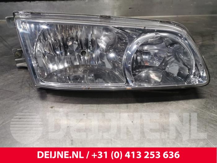 Hyundai H200 Headlight, right O33901