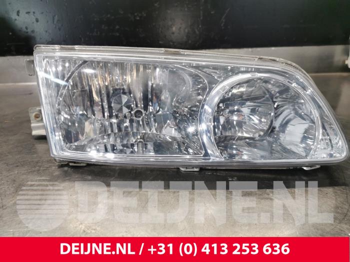 Hyundai H200 Headlight, right O33902