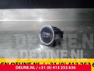 Gebruikte Start/Stop schakelaar Peugeot Expert (VA/VB/VE/VF/VY) 2.0 Blue HDi 120 16V Prijs € 18,15 Inclusief btw aangeboden door van Deijne Onderdelen Uden B.V.