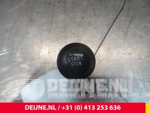 Gebruikte Start/Stop schakelaar Renault Megane Prijs € 8,00 Margeregeling aangeboden door van Deijne Onderdelen Uden B.V.