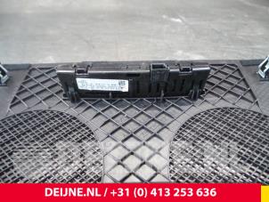 Mercedes A-Klasse PDC paneel O34390 foto 2