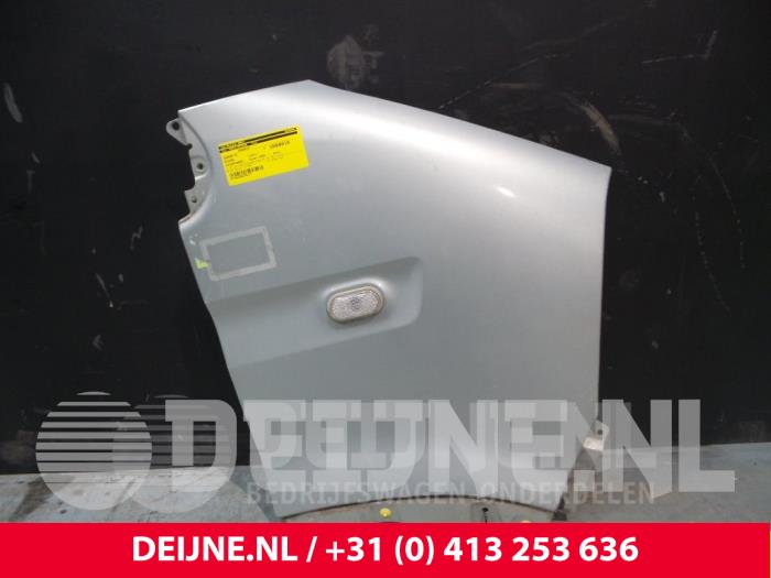 Nissan Interstar Kotflügel rechts vorne O34869