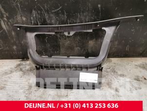 Iveco Daily Voorinstap links O35520 foto 3