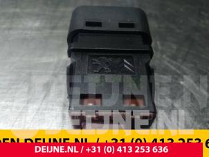 Peugeot Expert Airbag Schalter O35684 foto 3
