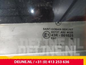 Mercedes Sprinter Portierruit 4Deurs links-voor O36437 foto 2