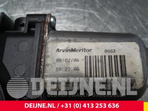 Renault Kangoo Ruitmechaniek 2Deurs links-voor O36974 foto 3