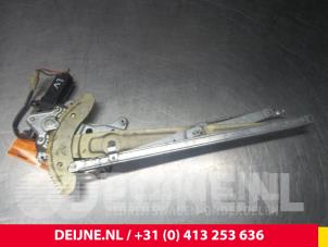 Toyota Hiace Ruitmechaniek 2Deurs links-voor O36981 foto 3