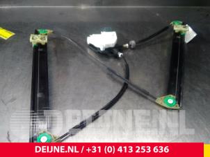 Gebruikte Raammechaniek 4Deurs links-voor Audi Q3 (8UB/8UG) 2.0 16V TFSI 170 Quattro Prijs € 35,00 Margeregeling aangeboden door van Deijne Onderdelen Uden B.V.