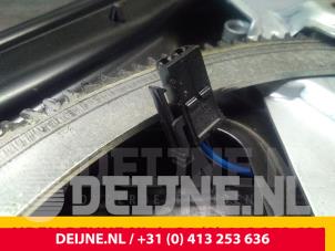 Mercedes Sprinter Ruitmechaniek 4Deurs links-voor O37036 foto 3