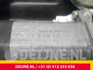 Mercedes Sprinter Ruitmechaniek 4Deurs links-voor O37036 foto 4