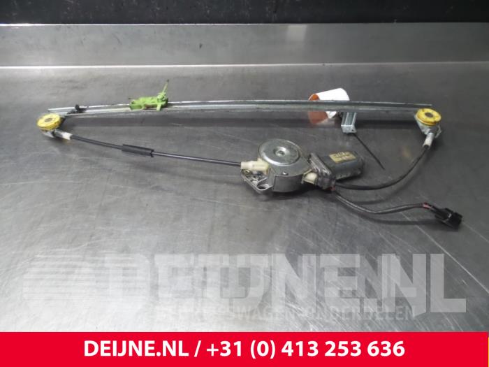 Fiat Ducato Fenstermechanik 2-türig rechts vorne O37363