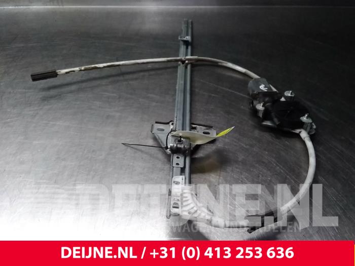 Iveco Daily Window mechanism 2-door, front right O37428