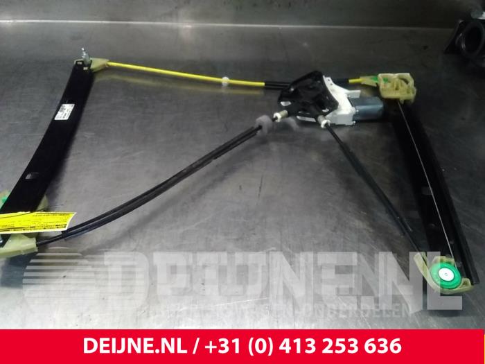 Audi Q3 Ruitmechaniek 4Deurs rechts-voor O37552