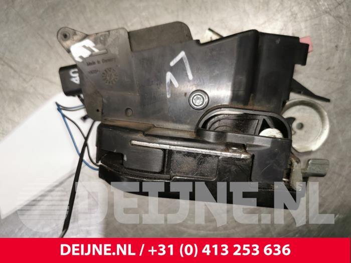 Mercedes Vito Deurslot Mechaniek 2Deurs links O37893
