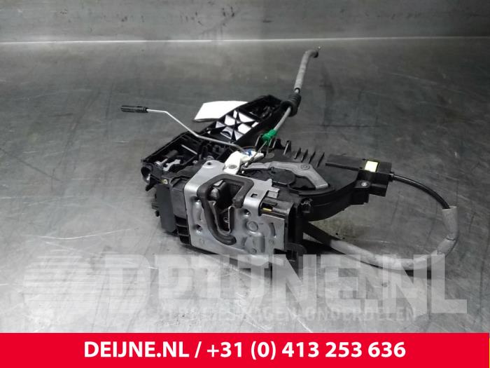 Mercedes Vito Deurslot Mechaniek 2Deurs links O37905