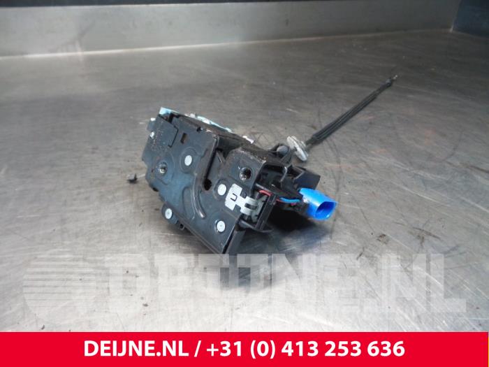 Volkswagen Caddy Deurslot Mechaniek 2Deurs links O38042