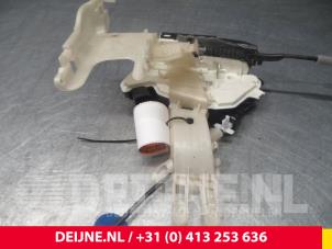 Volkswagen Scirocco Türschlossmechanik 2-türig links O38051 foto 3