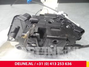 Volkswagen Scirocco Türschlossmechanik 2-türig links O38051 foto 2