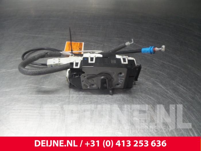 Volkswagen Crafter Türschlossmechanik 2-türig links O38063