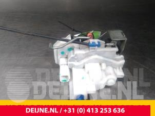 Fiat Doblo Türschlossmechanik 2-türig links O38070 foto 4