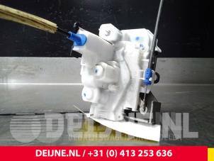 Fiat Doblo Door lock mechanism 2-door, left O38072 photo 2