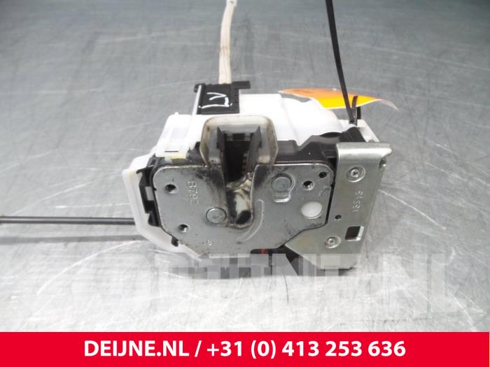 Fiat Doblo Door lock mechanism 2-door, left O38074