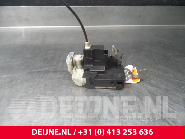 Fiat Ducato Türschlossmechanik 2-türig links O38085