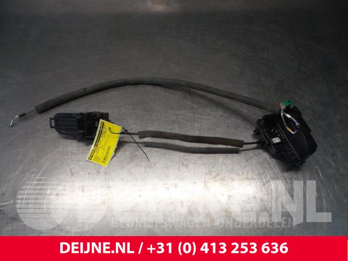 Nissan NV200 Deurslot Mechaniek 2Deurs links O38129