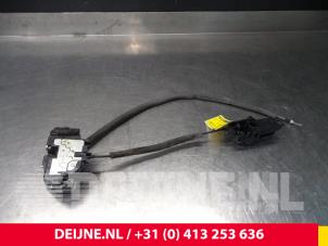 Nissan NV200 Deurslot Mechaniek 2Deurs links O38129 foto 2