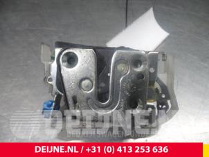 Nissan Cab Star Deurslot Mechaniek 2Deurs links O38134 foto 2