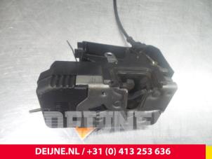 Nissan Primastar Deurslot Mechaniek 2Deurs links O38138 foto 2