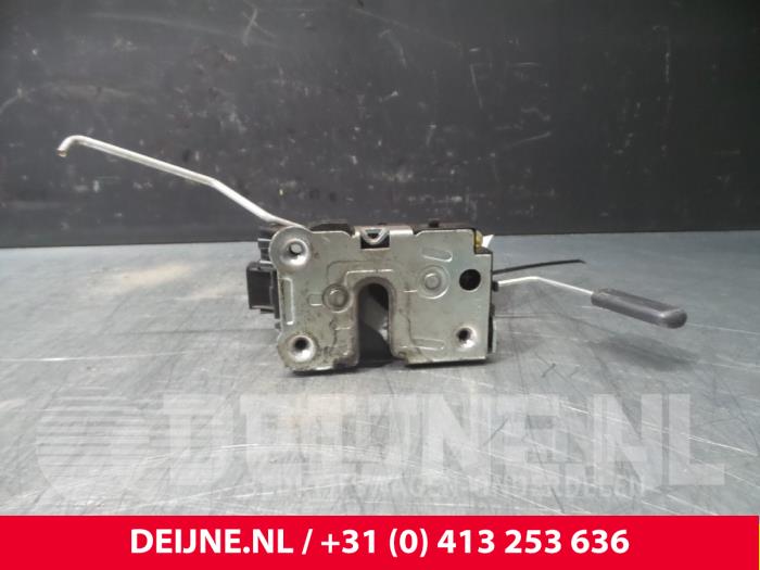 Iveco Daily Türschlossmechanik 2-türig links O38155