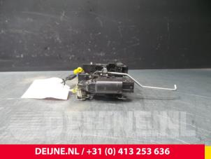 Iveco Daily Türschlossmechanik 2-türig links O38155 foto 2