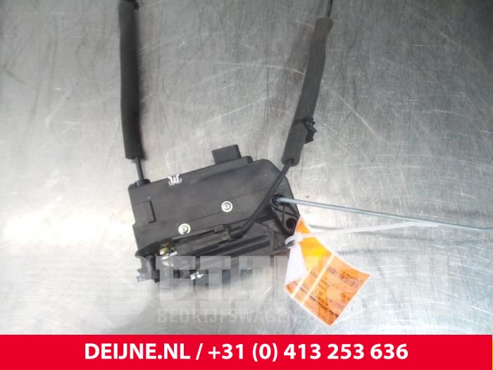 Iveco New Daily Türschlossmechanik 2-türig links O38159
