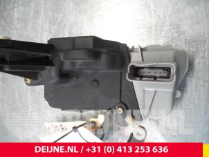 Peugeot 307 Deurslot Mechaniek 2Deurs links O38227 foto 2