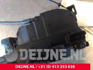 Renault Clio Deurslot Mechaniek 2Deurs links O38289 foto 2