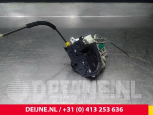 Gebruikte Deurslot Mechaniek 2Deurs rechts Audi A1 Sportback (8XA/8XF) 1.4 TFSI 16V Prijs € 60,00 Margeregeling aangeboden door van Deijne Onderdelen Uden B.V.