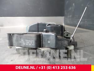 Mercedes Vito Deurslot Mechaniek 2Deurs rechts O38386 foto 2
