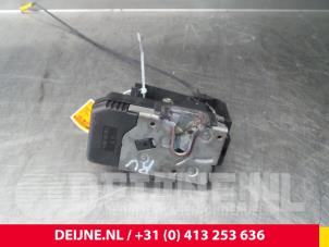 Opel Vivaro Deurslot Mechaniek 2Deurs rechts O38469 foto 3