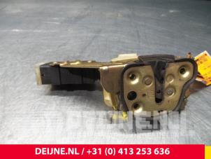 Opel Tigra Deurslot Mechaniek 2Deurs rechts O38479 foto 4