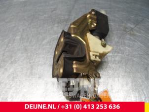Opel Tigra Deurslot Mechaniek 2Deurs rechts O38479 foto 3