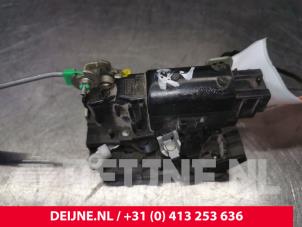 Opel Movano Deurslot Mechaniek 2Deurs rechts O38483 foto 2