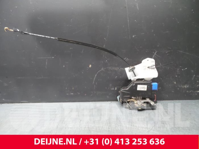 Volkswagen Polo Deurslot Mechaniek 2Deurs rechts O38506
