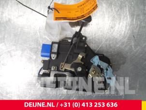 Volkswagen Polo Deurslot Mechaniek 2Deurs rechts O38506 foto 3
