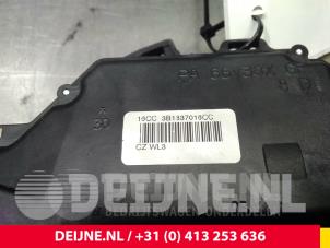 Volkswagen Polo Türschlossmechanik 2-türig rechts O38507 foto 4