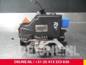 Volkswagen Caddy Türschlossmechanik 2-türig rechts O38551 foto 2